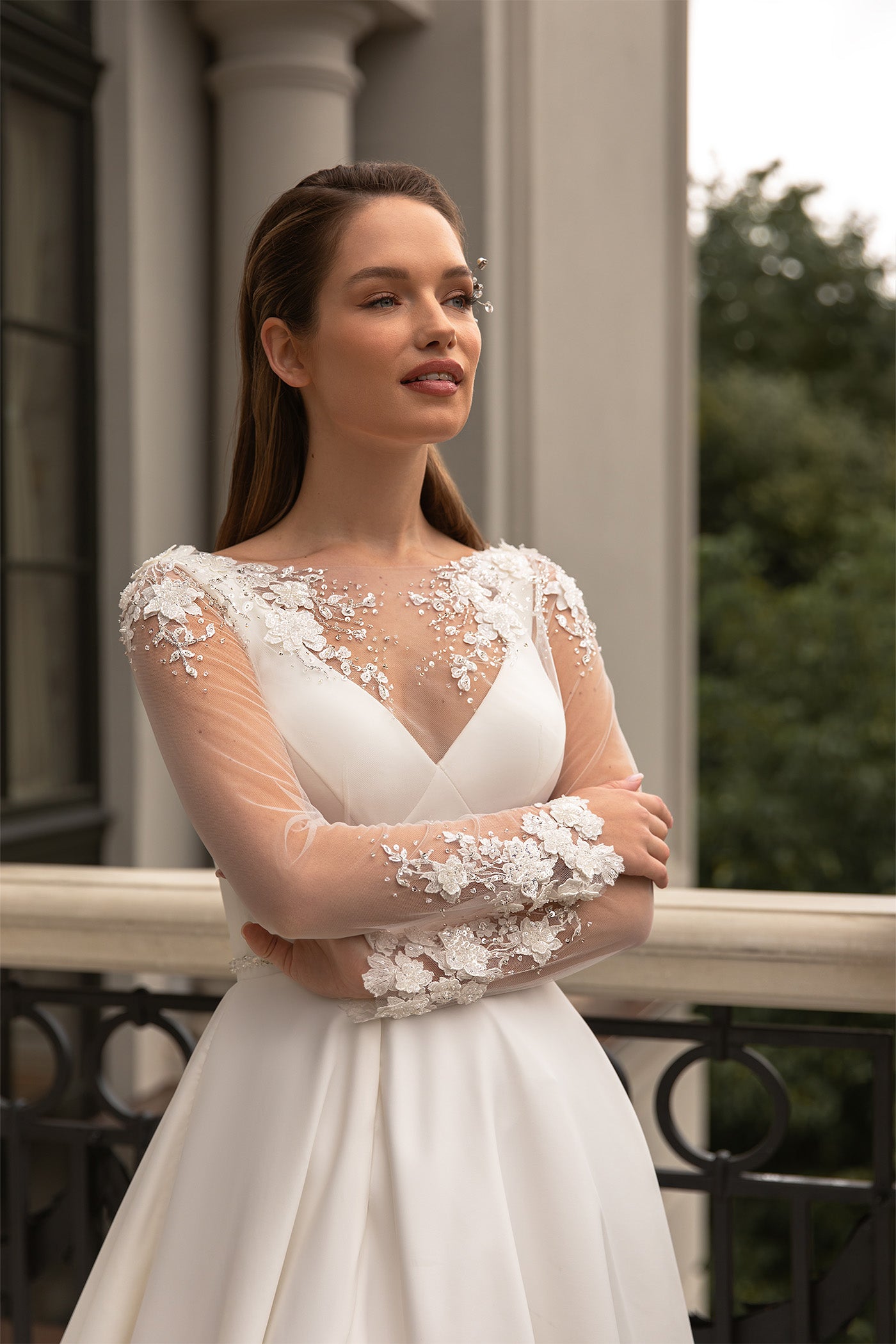 Satin Two-in-One Wedding Dress with Slit Skirt - Perfect for Your Special Day!