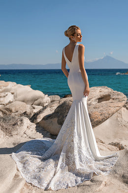 Mermaid Lace Wedding Dress with Open Back and Chapel Train for Beach Brides