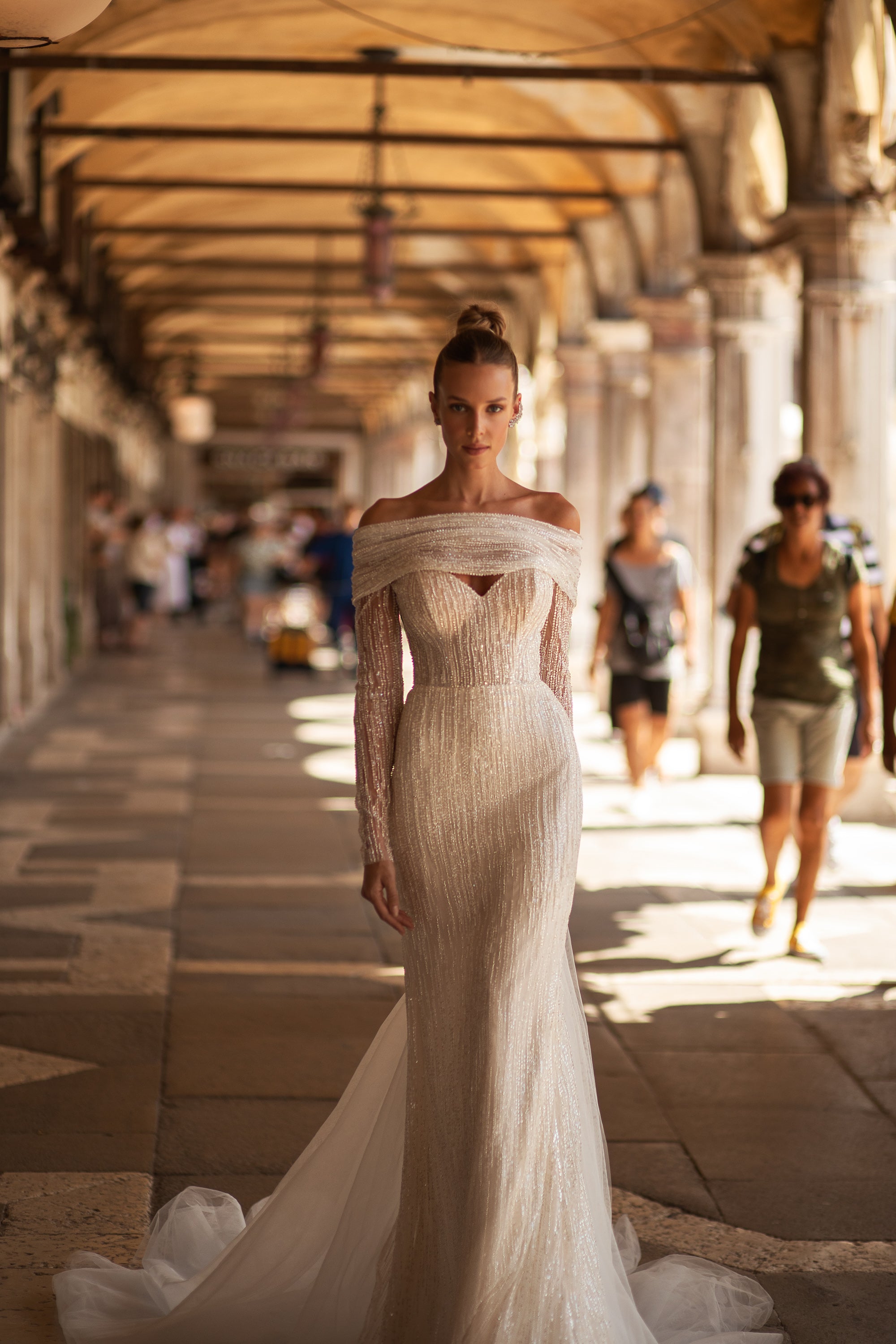 Elegant Sweetheart Wedding Gown with Detachable Tulle Train, and Long Sleeves