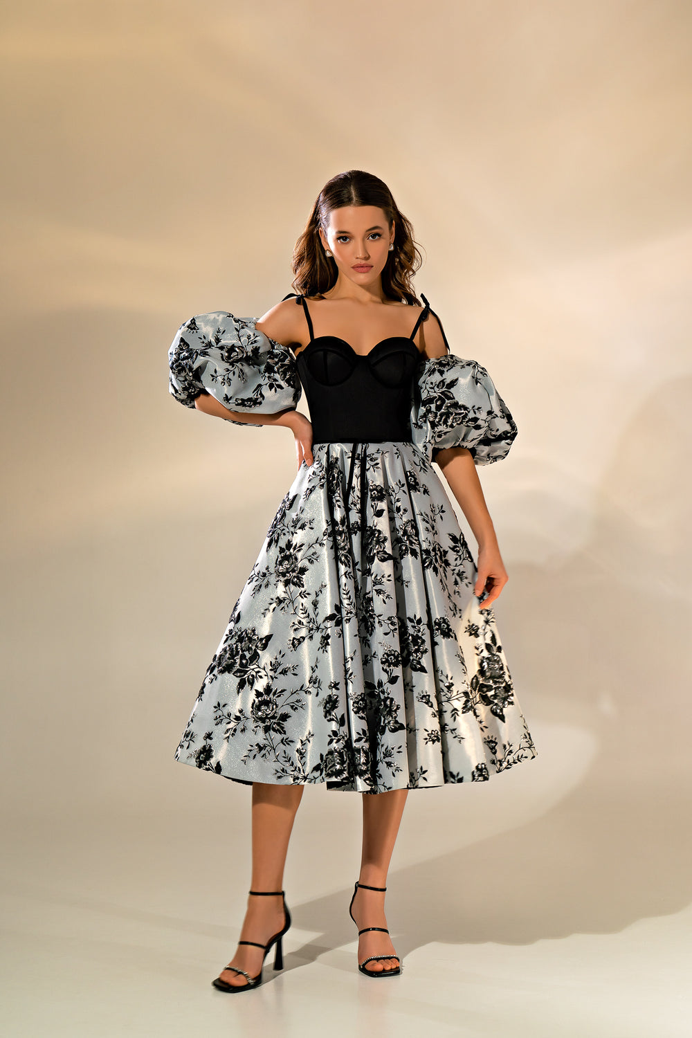 Midi Length Evening Dress with Velvet Ribbon Accents and Luxurious Sheen