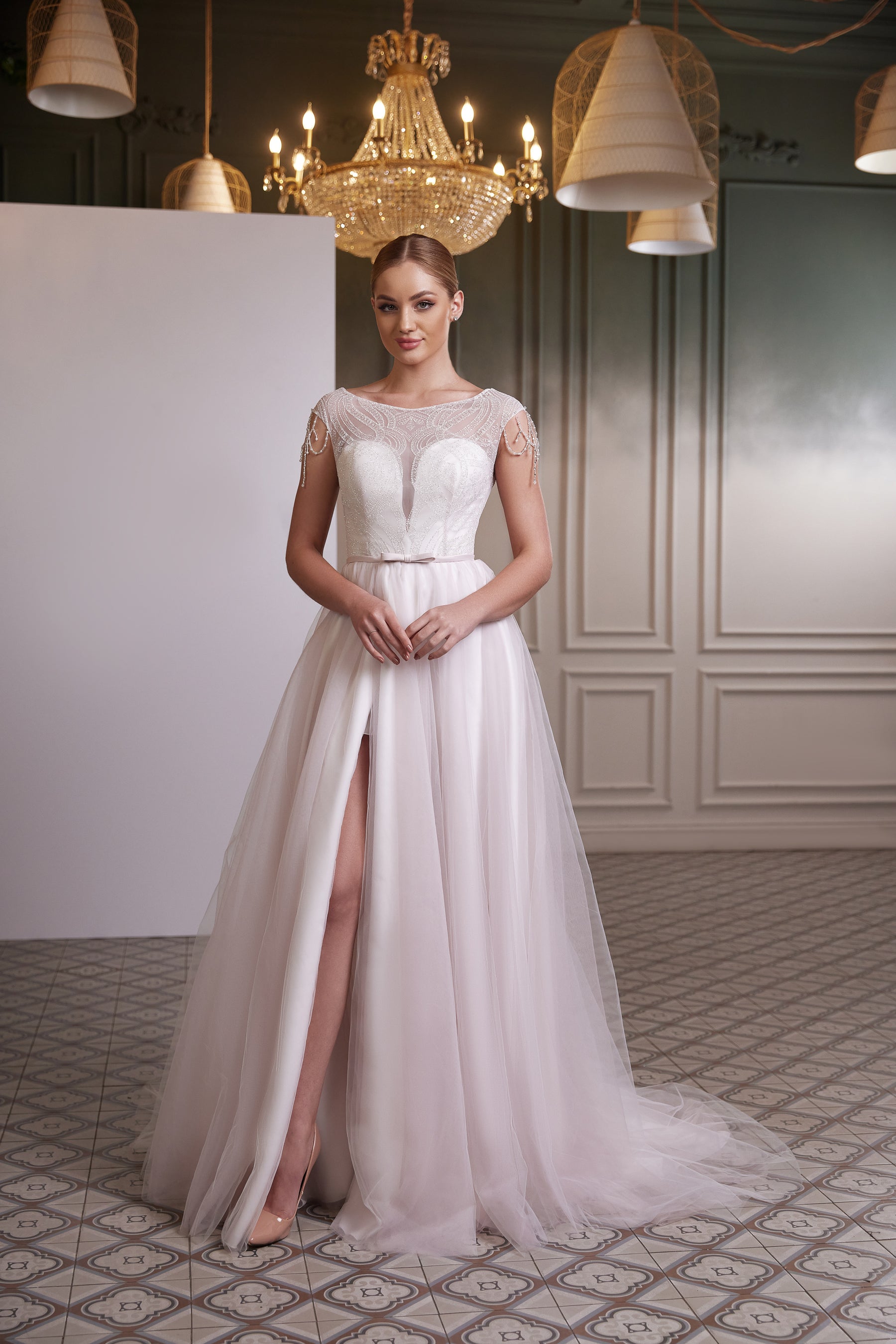 Elegant Evening Dress Tulle Skirt Slit Party Dress - Perfect for Special Occasions