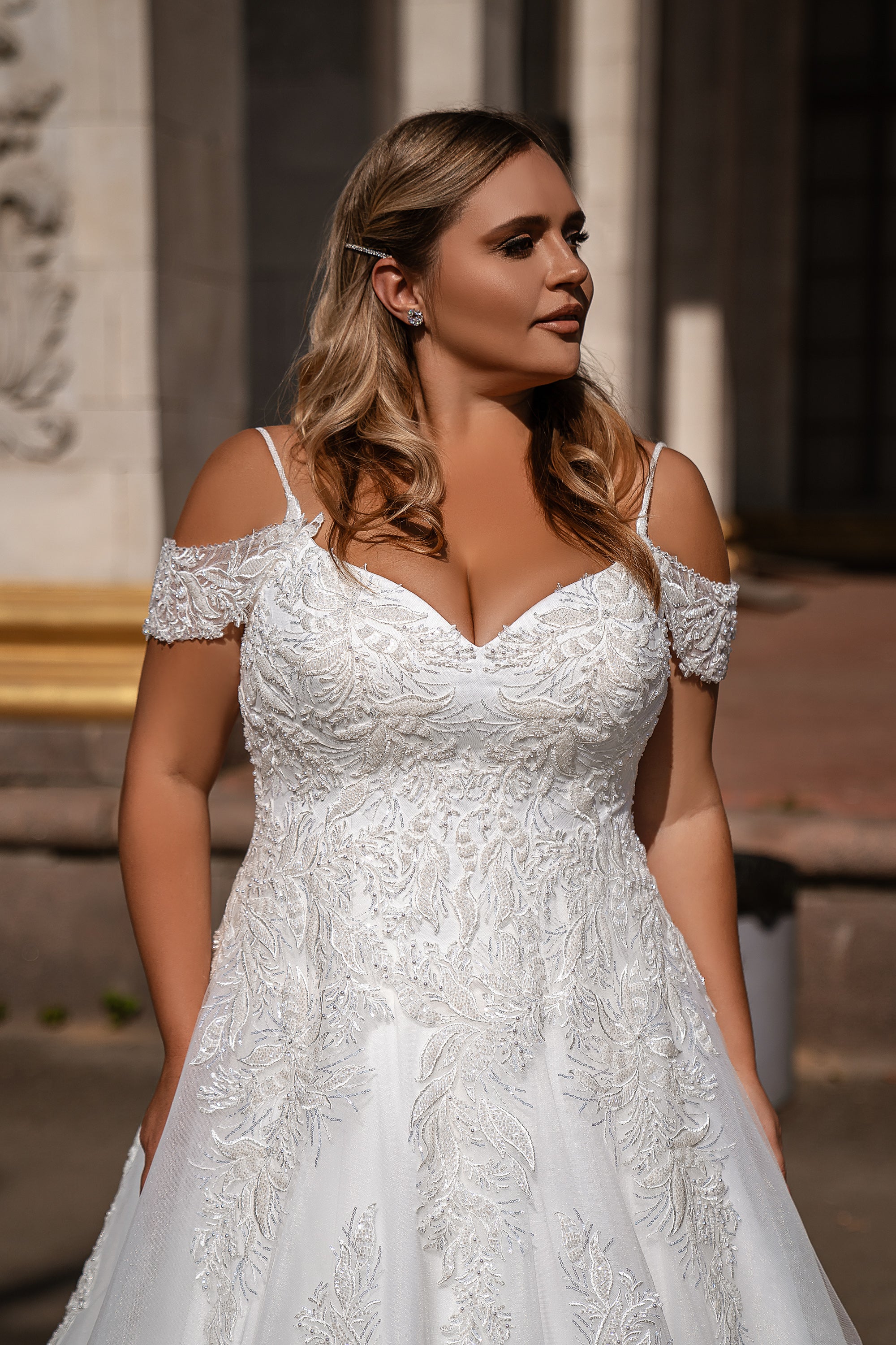 A-Line Wedding Dress with Sweetheart Neckline and Detachable Lace Sleeves
