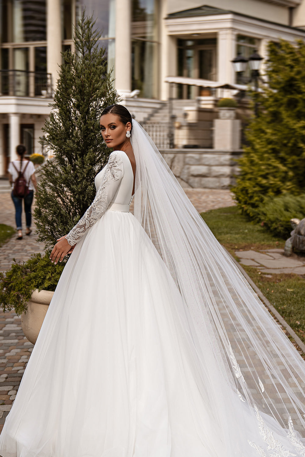 Classic Tulle Veil "Bundle" with Guipure, Beads, Pearls, Sequins and Crystal - 2.6x3.0m