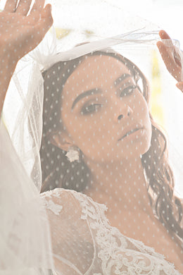 Exclusive 1.8x1.6m Tulle Veil Bundle with Hair Attachment Loops
