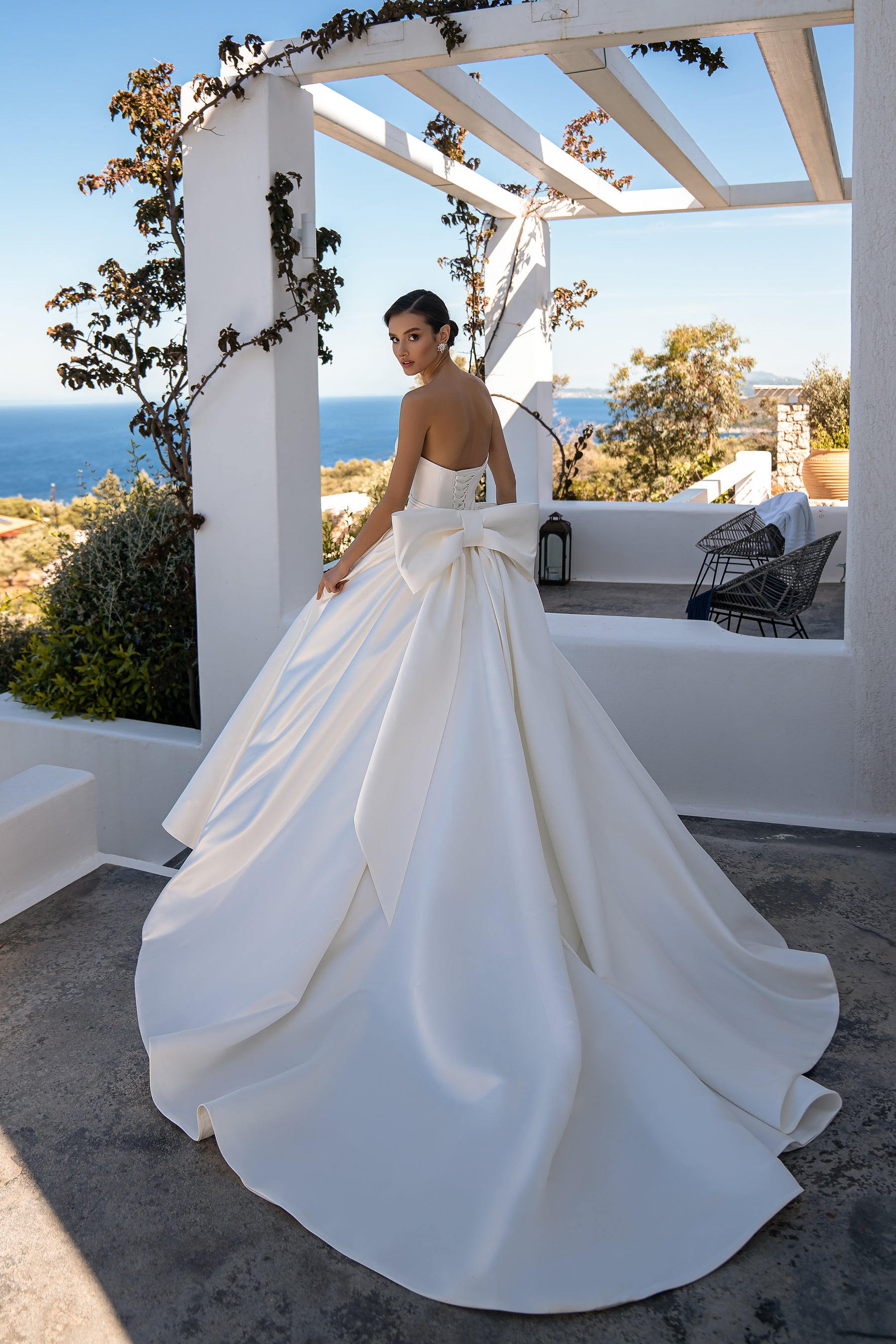 Graceful Wedding Set - Dress, Removable Skirt, Bolero, Belt & Bow, Long Train & Pockets, Tulle & Sheen