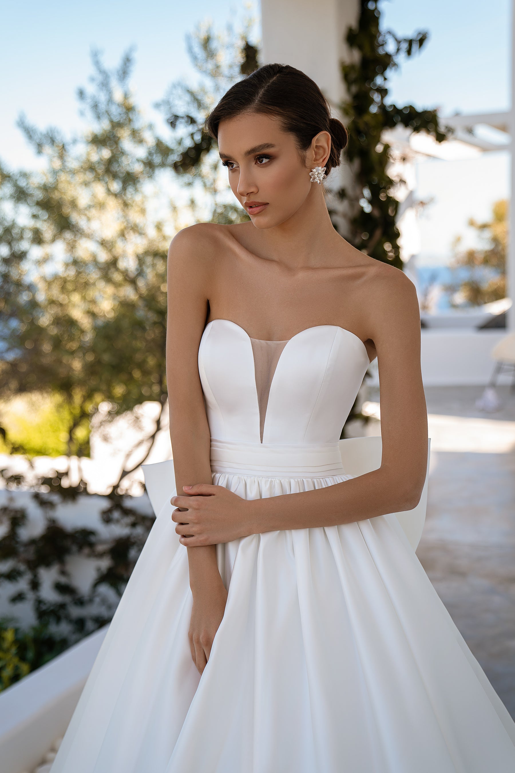 Graceful Wedding Set - Dress, Removable Skirt, Bolero, Belt & Bow, Long Train & Pockets, Tulle & Sheen