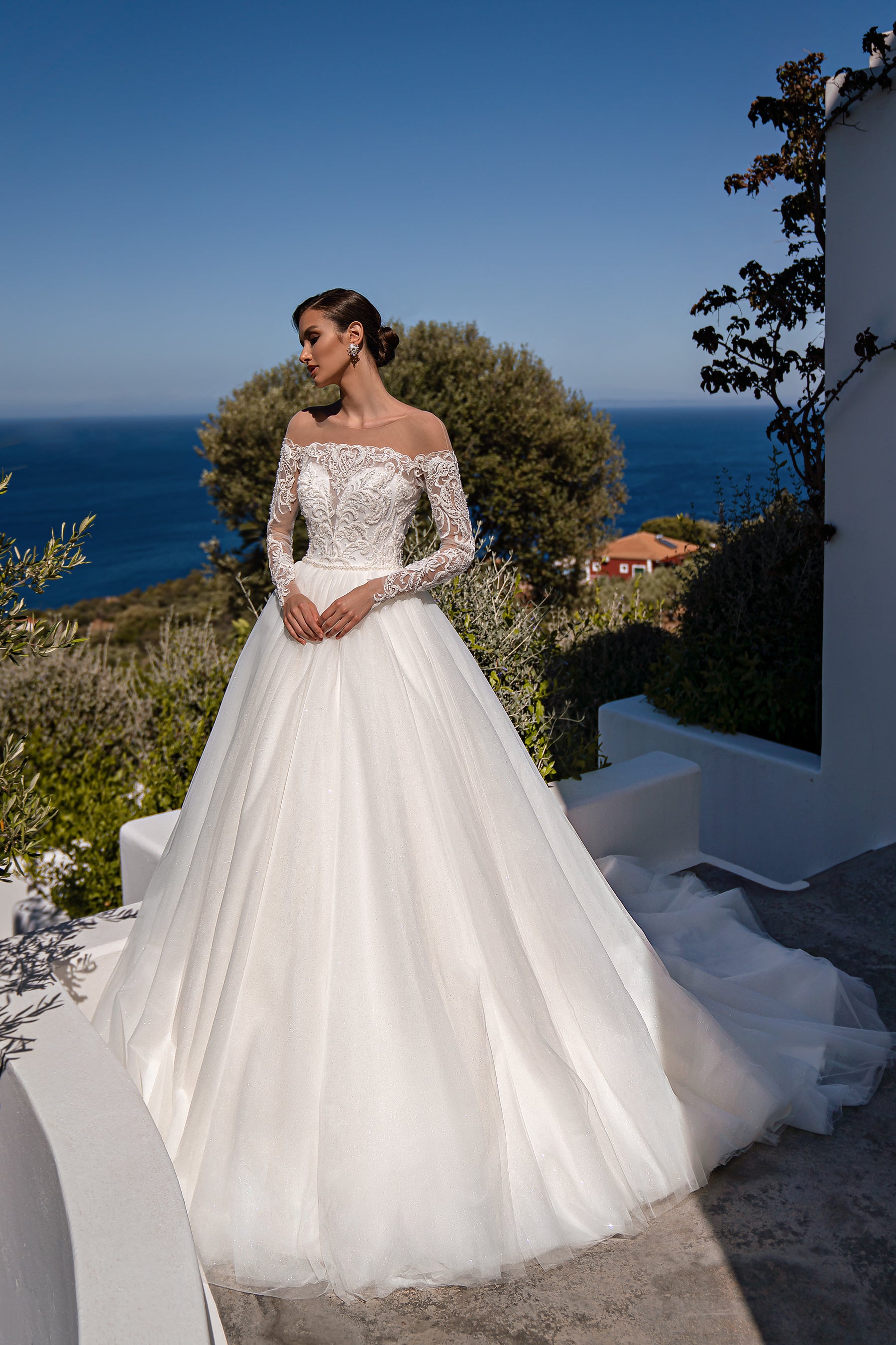 Graceful Wedding Set - Dress, Removable Skirt, Bolero, Belt & Bow, Long Train & Pockets, Tulle & Sheen