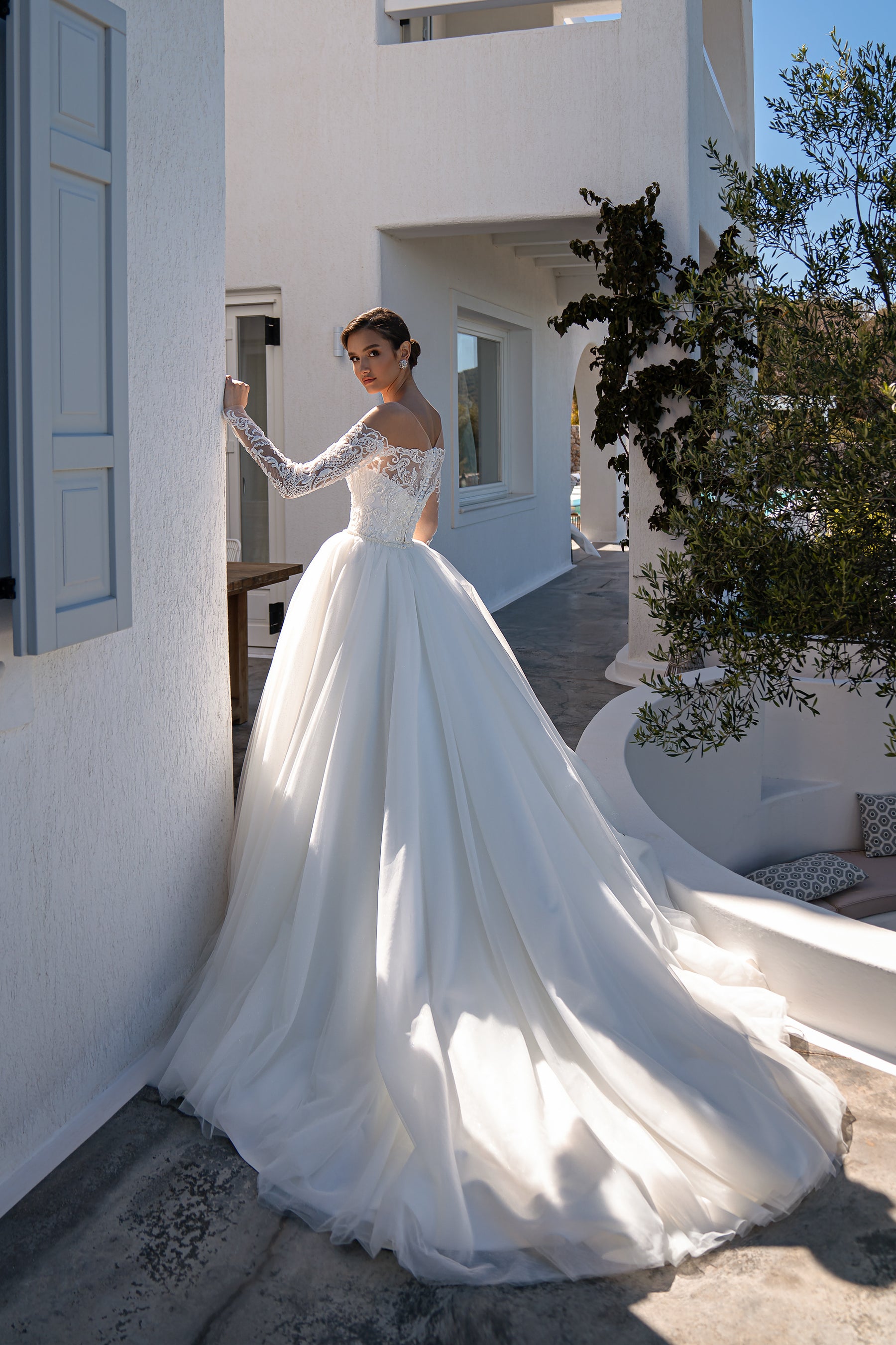 Graceful Wedding Set - Dress, Removable Skirt, Bolero, Belt & Bow, Long Train & Pockets, Tulle & Sheen