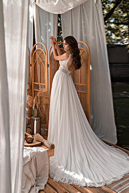 Women's Lightweight Boho Wedding Dress with Corset, Guipure Embroidery, and Train