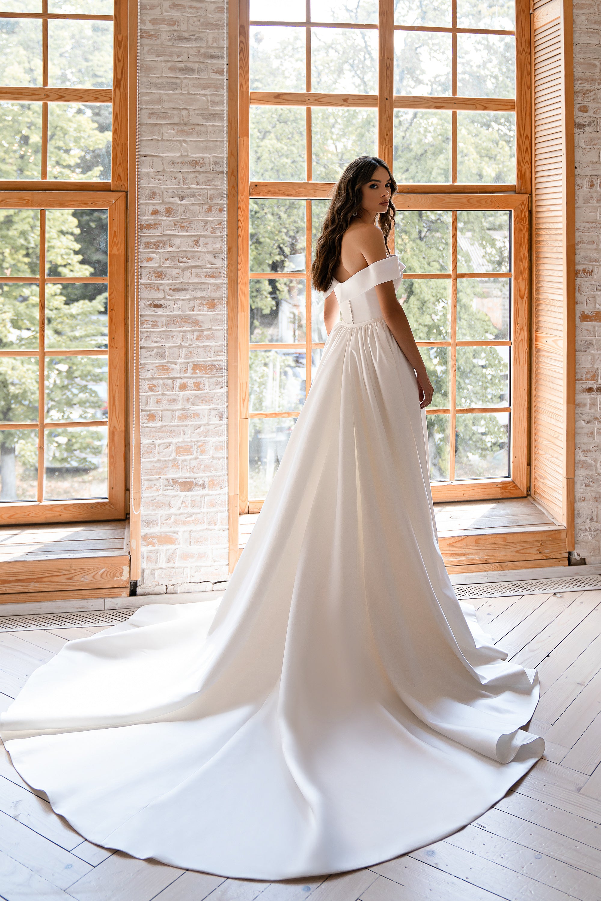 Mermaid Wedding Dress with Detachable Train