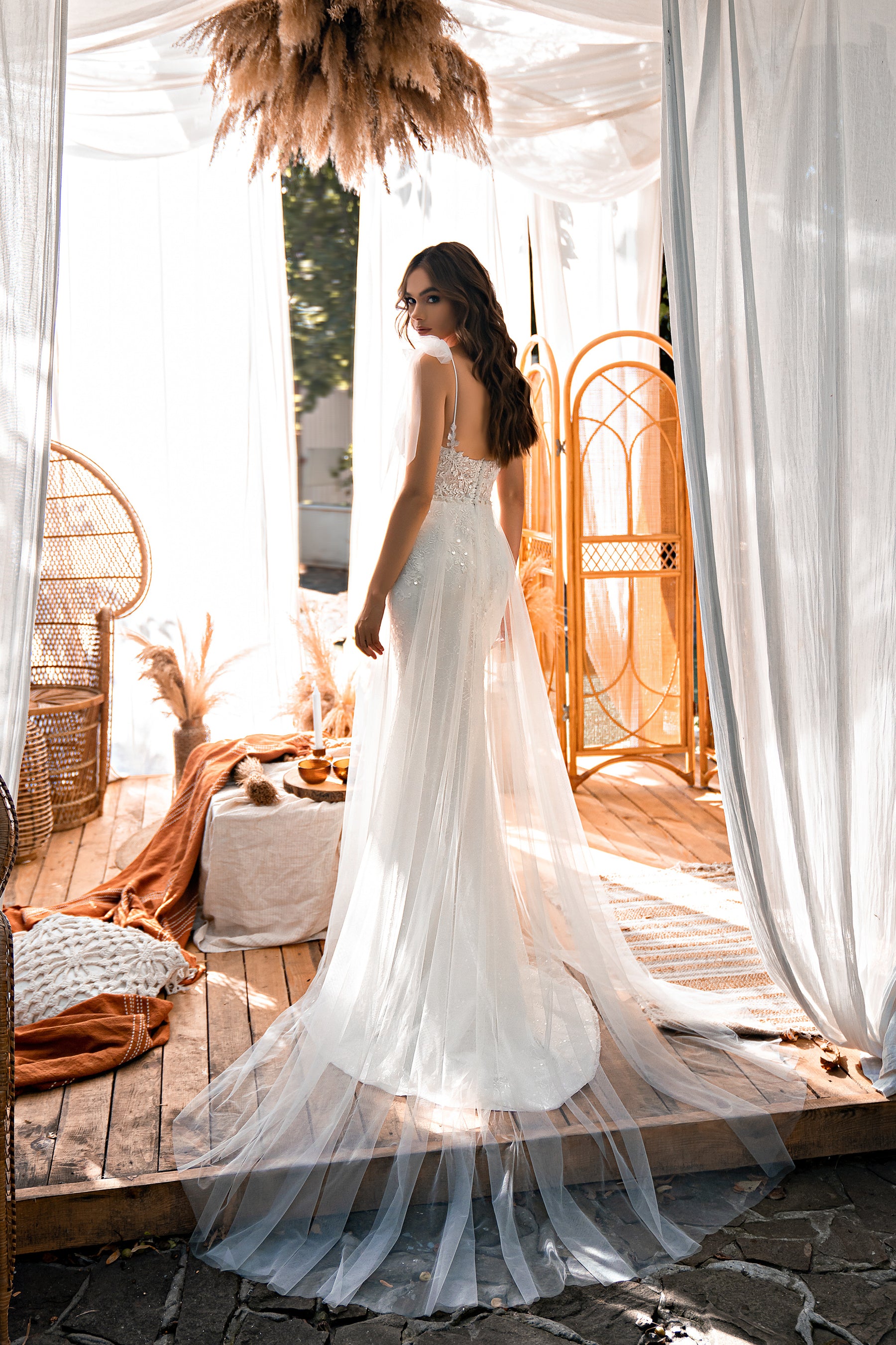 Luxurious Guipure "Mermaid" Wedding Dress with Detachable Skirt and Train