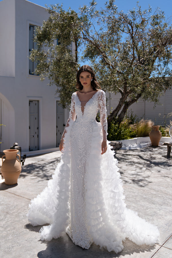 Luxurious Guipure Wedding Dress with Detachable Train and Beaded Embroidery