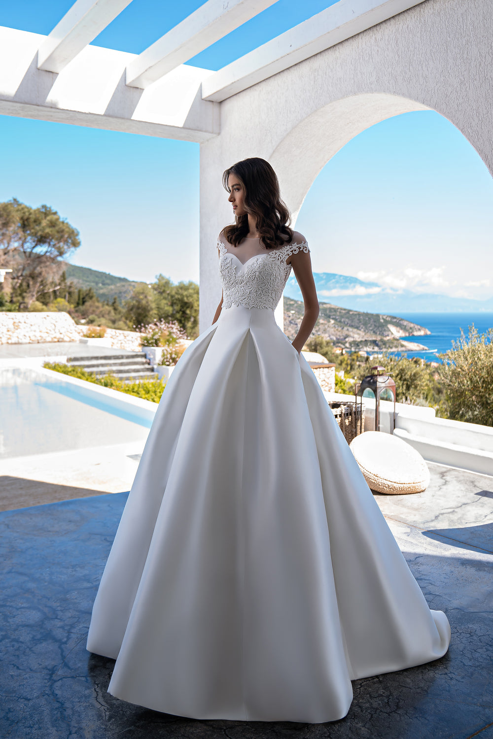 Elegant Wedding Set - Minimalist Dress with Removable Bolero, Semi-Sweetheart Corset, Pockets, Bow Fold, Tulle Bolero, Zipper Back, Corded Appliqués