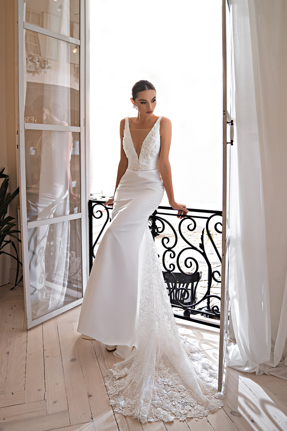 Mermaid Silhouette Wedding Dress with Detachable Design Element, V-Neckline, Guipure Embroidery, and Beads, Pearls, and Sequins