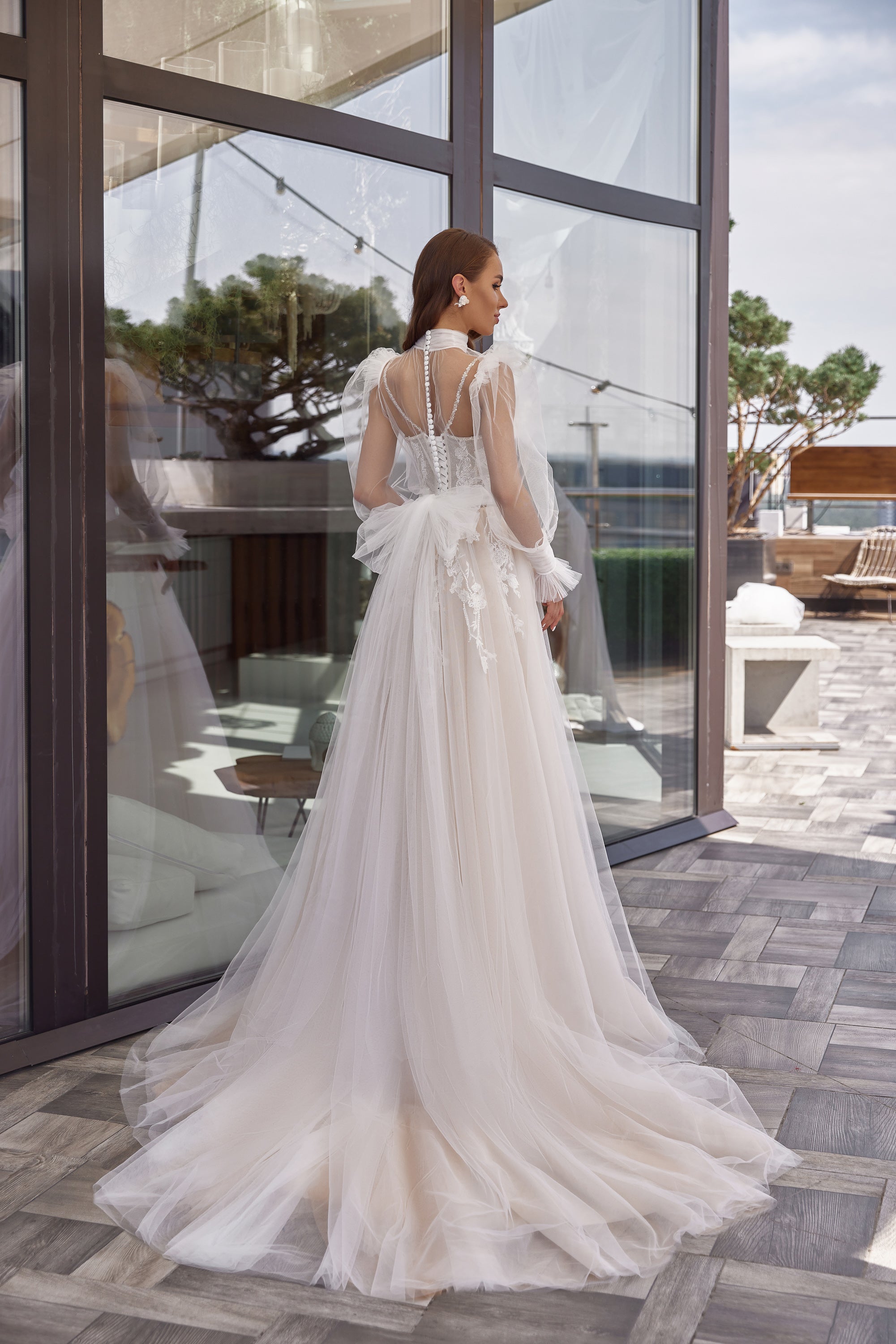 Romantic A-Line Wedding Dress with Lace Appliques and Beading, Sweetheart Neckline, Spaghetti Straps, Tulle Overlay, Floor-Length