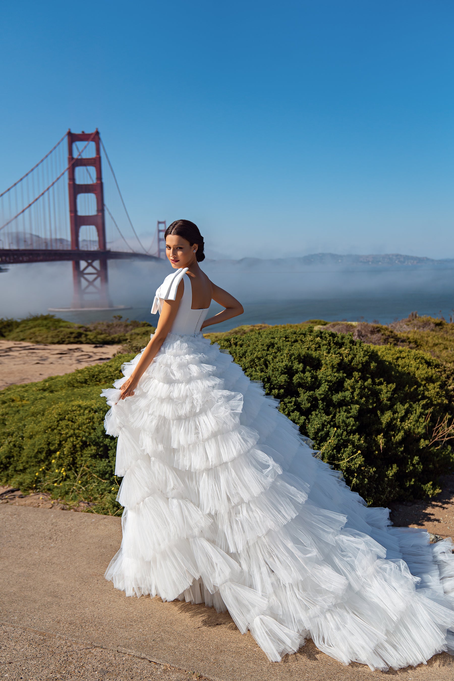 Elegant Minimalist Wedding Dress with Detachable Tulle Skirt and Silver Bead Embroidery