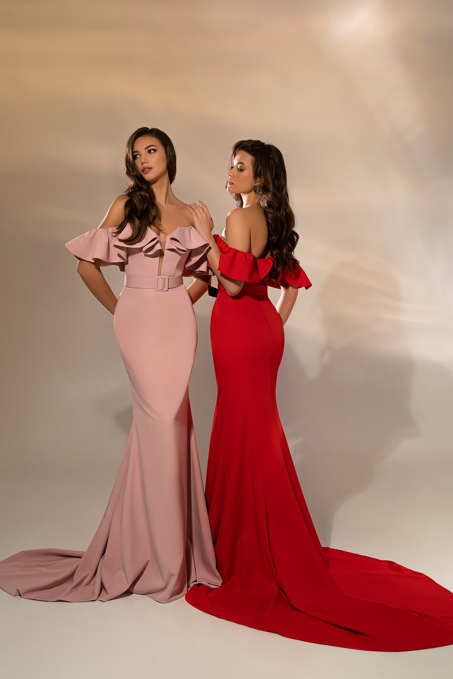 Women's Elegant Mermaid Evening Gown with Open Shoulders and Handcrafted Belt