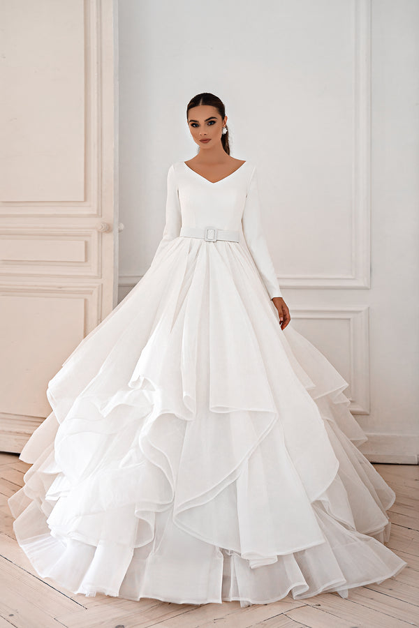 Elegant Minimalist Wedding Dress with Detachable Train and Removable Belts