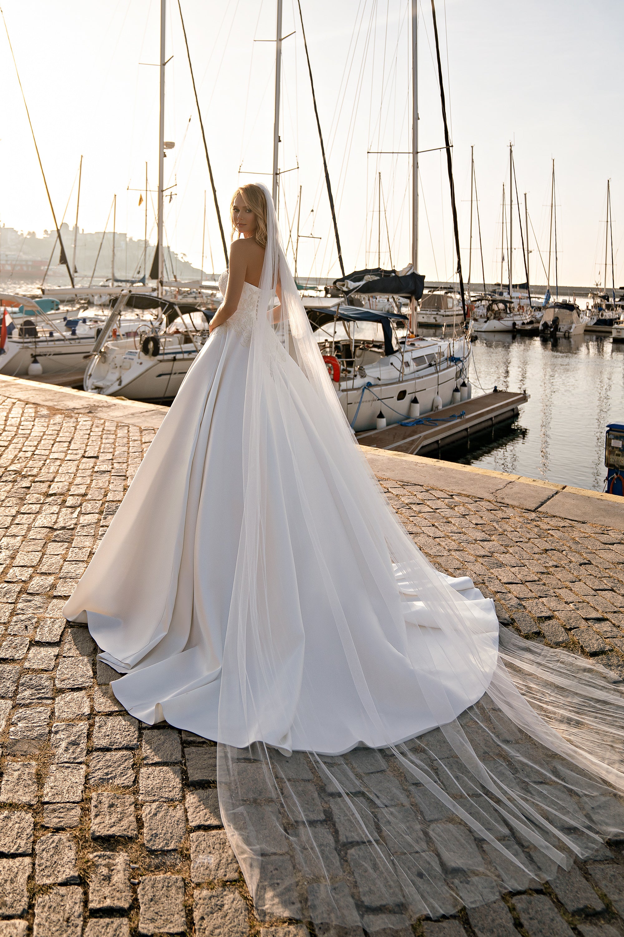 3m x 1.5m Soft Tulle Veil with Loops at Top - Graceful Design