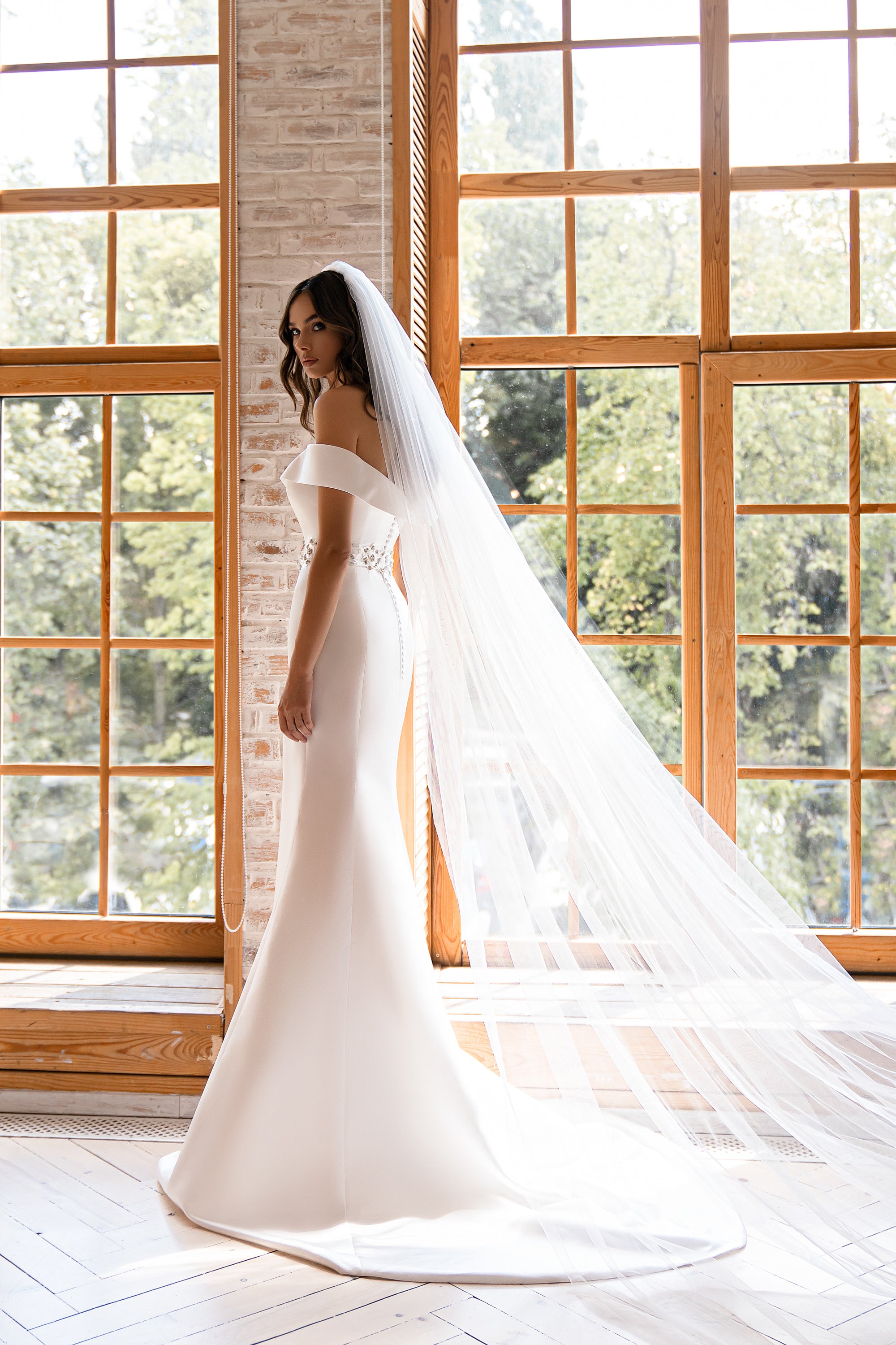 Mermaid Wedding Dress with Detachable Train