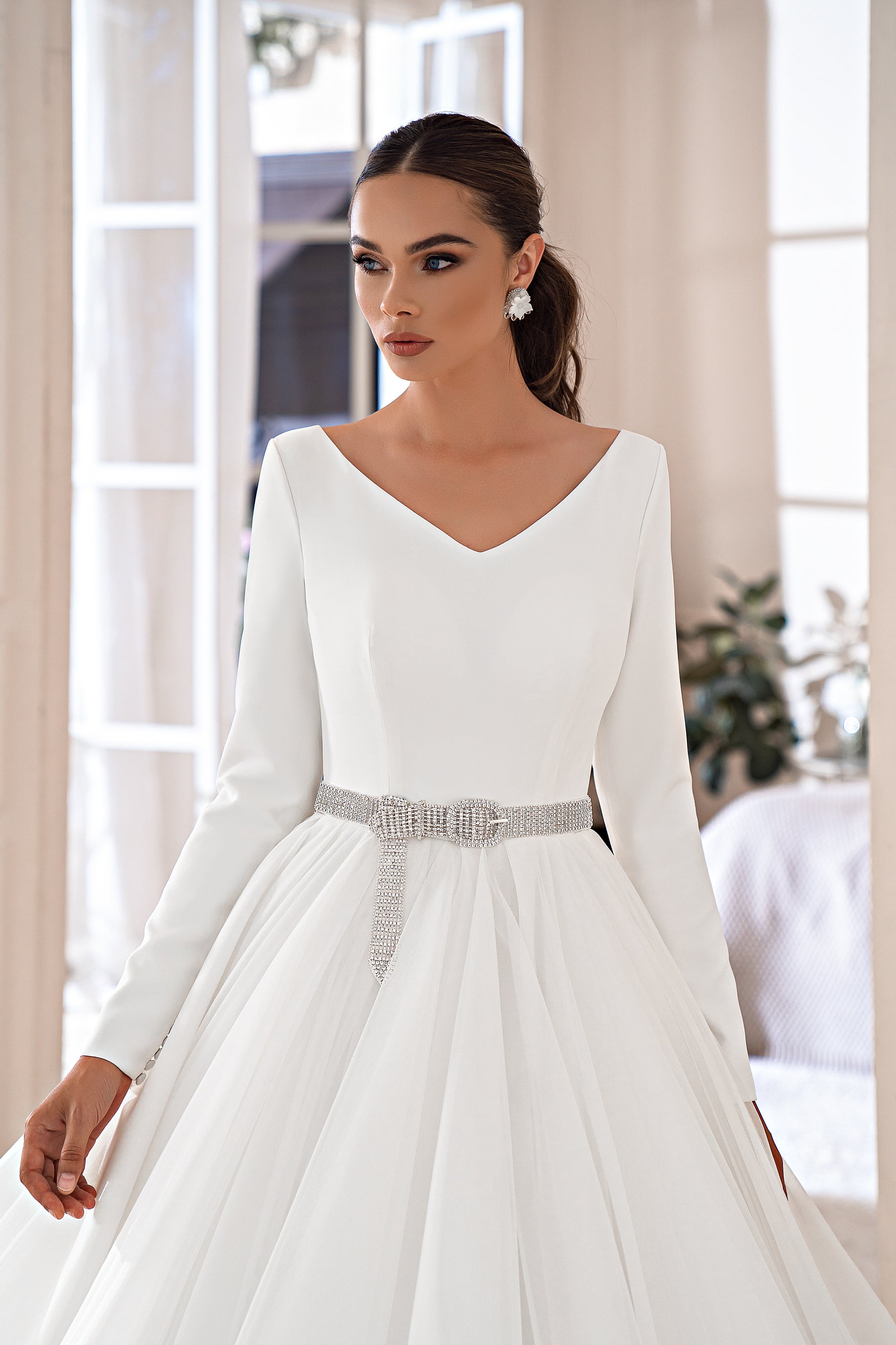 Elegant Minimalist Wedding Dress with Detachable Train and Removable Belts
