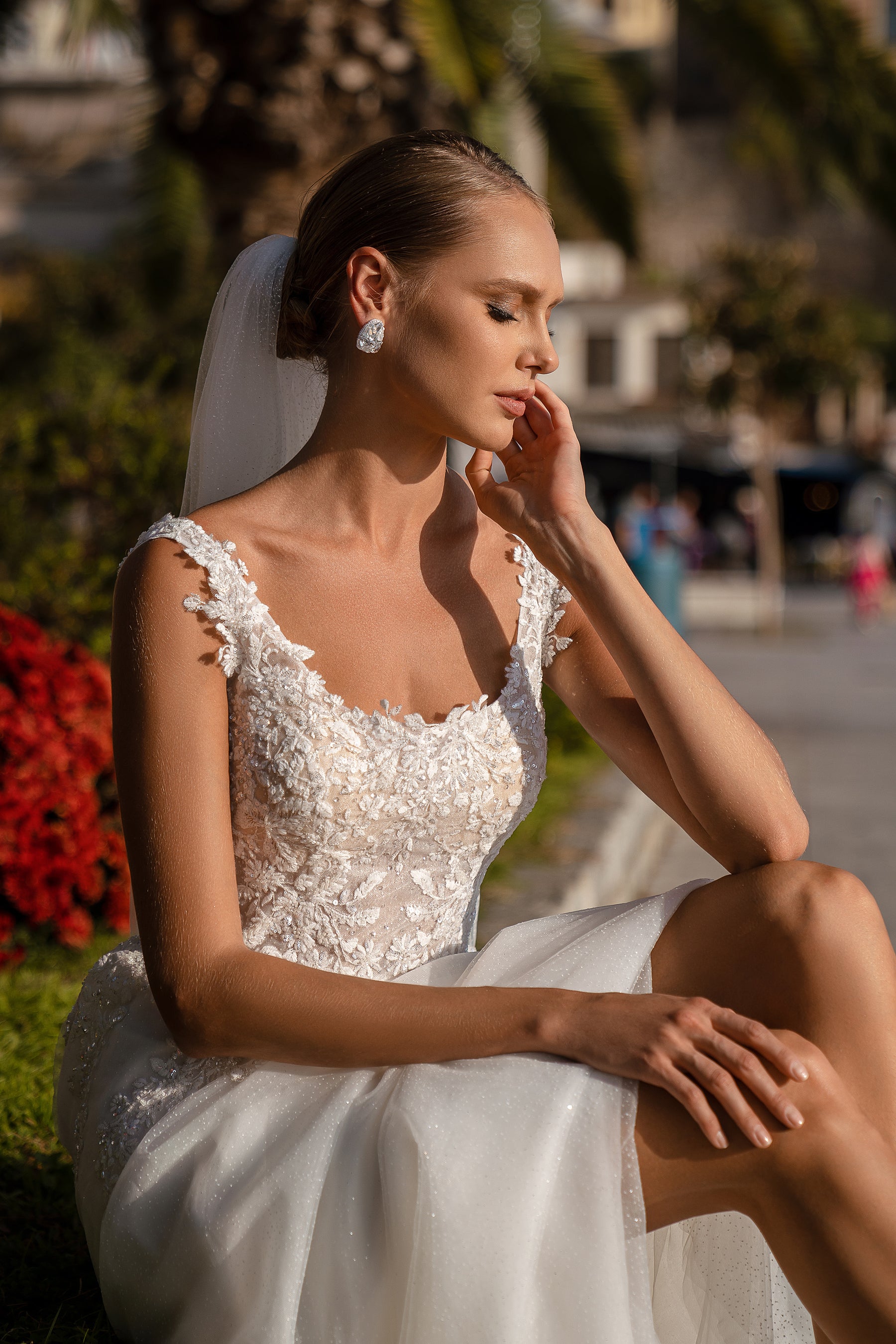 Women's 3m x 1.5m Shiny Tulle Veil with Hand-Embroidered Beads, Pearls and Sequins