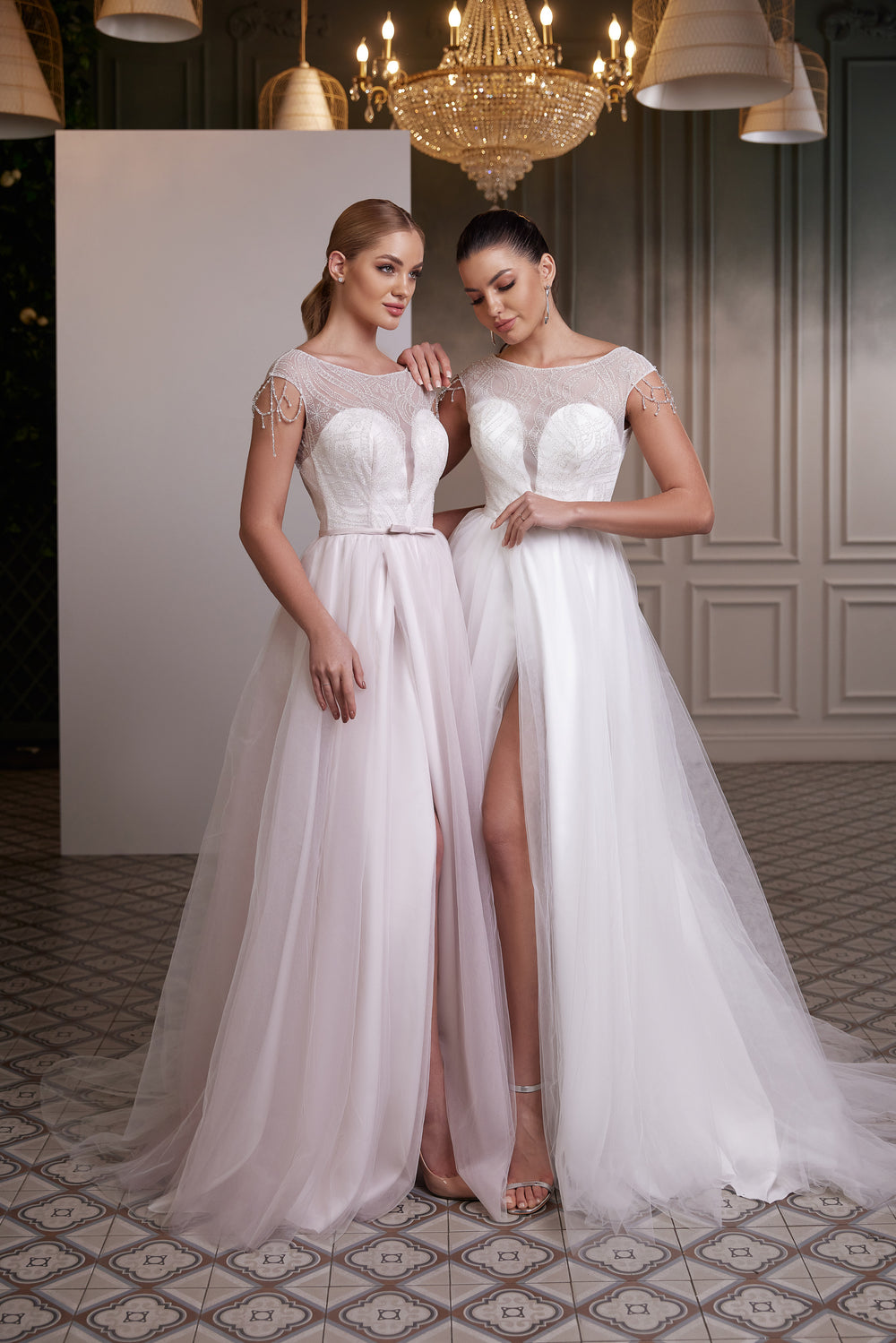 Elegant Evening Dress Tulle Skirt Slit Party Dress - Perfect for Special Occasions