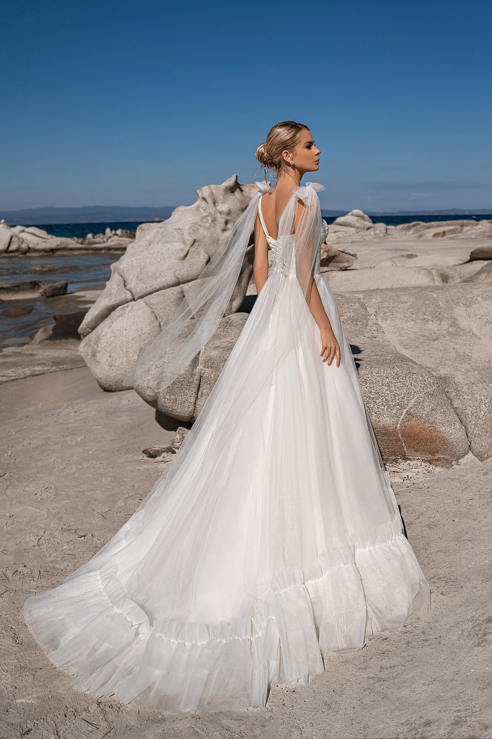 Beautiful Beach Wedding Dress with Lacing Back, Sweetheart Neckline, Tulle and Spaghetti Straps