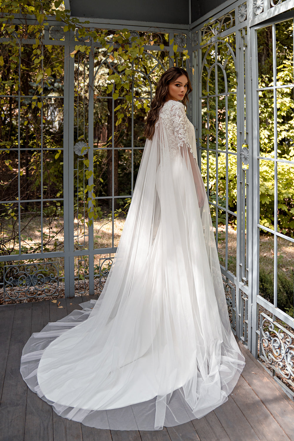 Exclusive Designer Wedding Set - Mermaid Dress with Train & Elegant Cloak-Cape