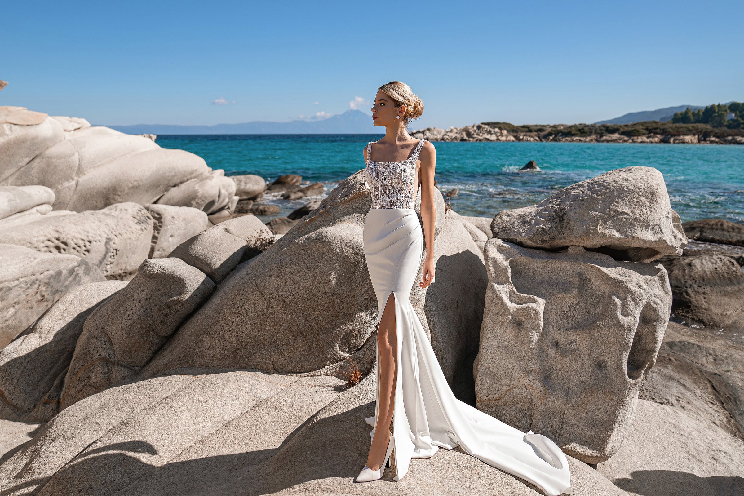Beautiful Wedding Dress with Chapel Train, Sleeveless Sheath, Sequins and Scoop Neck