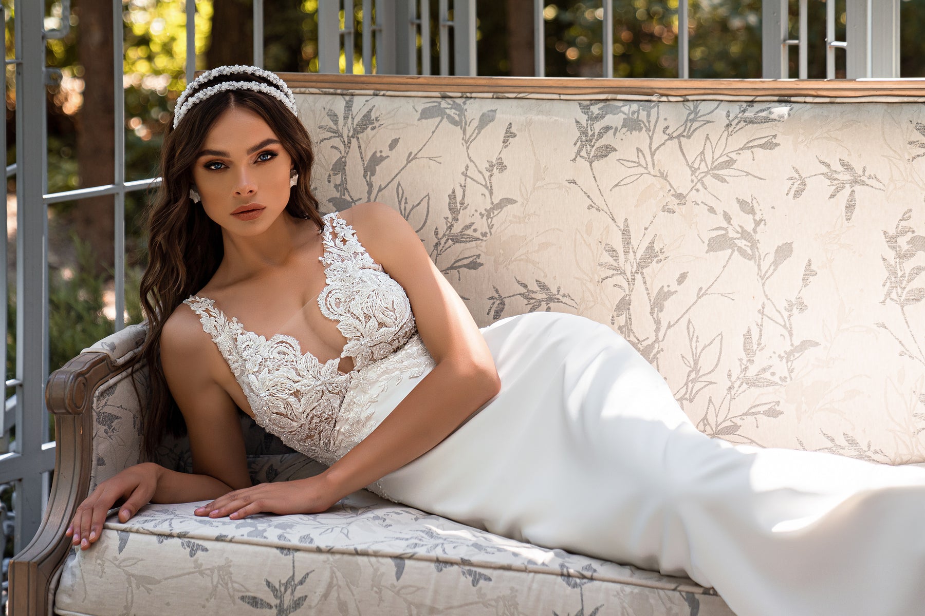Exclusive Designer Wedding Set - Mermaid Dress with Train & Elegant Cloak-Cape