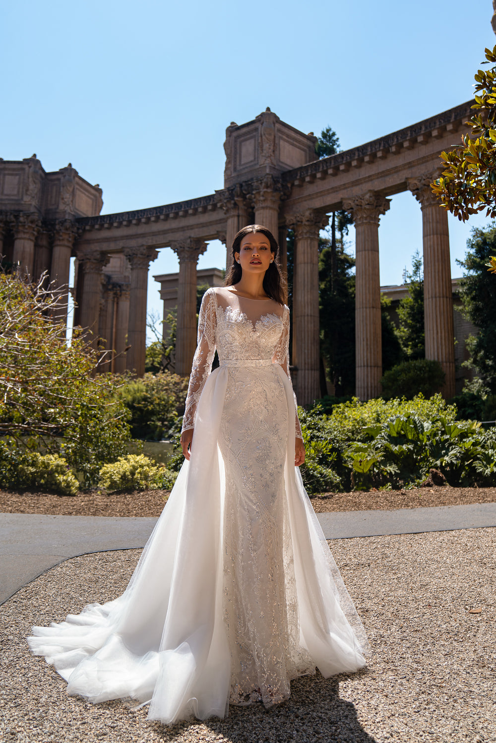 Elegant Guipure Wedding Dress with Detachable Trains and Curly Neckline "Drop"