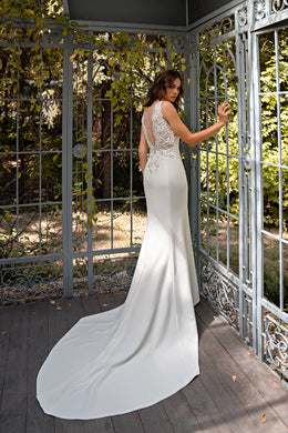Exclusive Designer Wedding Set - Mermaid Dress with Train & Elegant Cloak-Cape