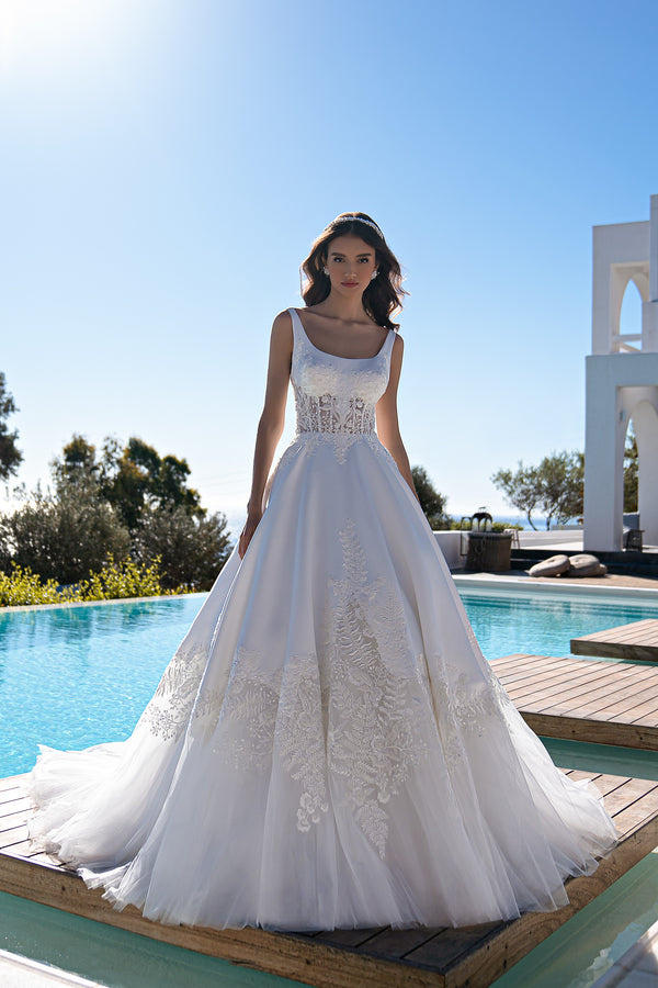 Princess-Style Wedding Dress with Guipure Embroidery, Beads, Sequins, Semi-Sheer Corset, Soft Matte Fabric, and Exquisite Buttons