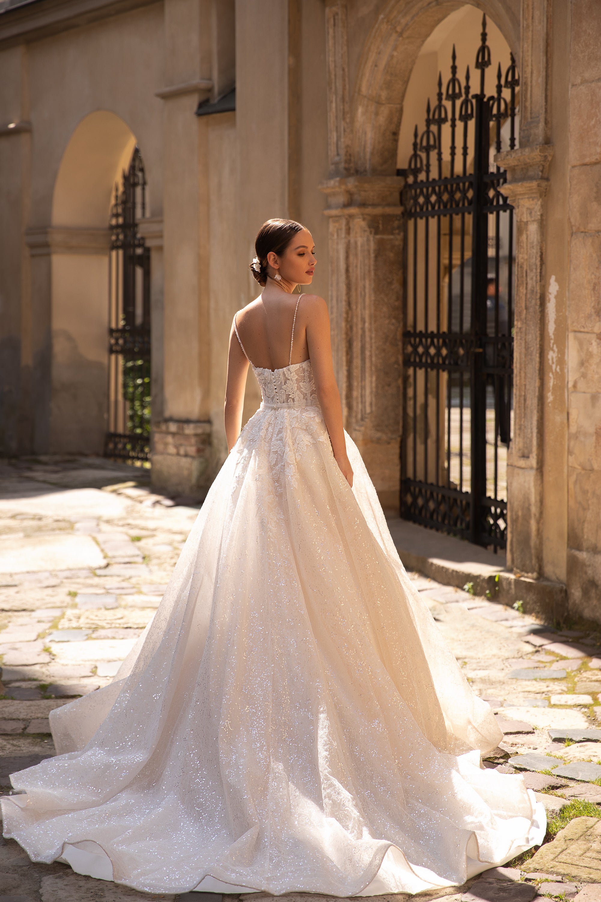 Gorgeous A-Line Glitter and Lace Bridal Dress with Spaghetti Straps and Detachable Tulle Cape