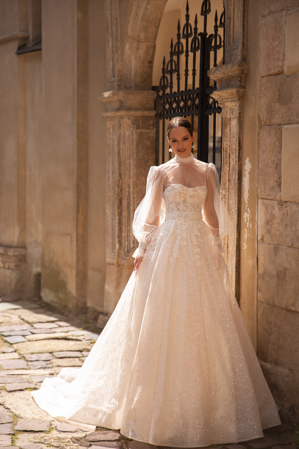 Gorgeous A-Line Glitter and Lace Bridal Dress with Spaghetti Straps and Detachable Tulle Cape