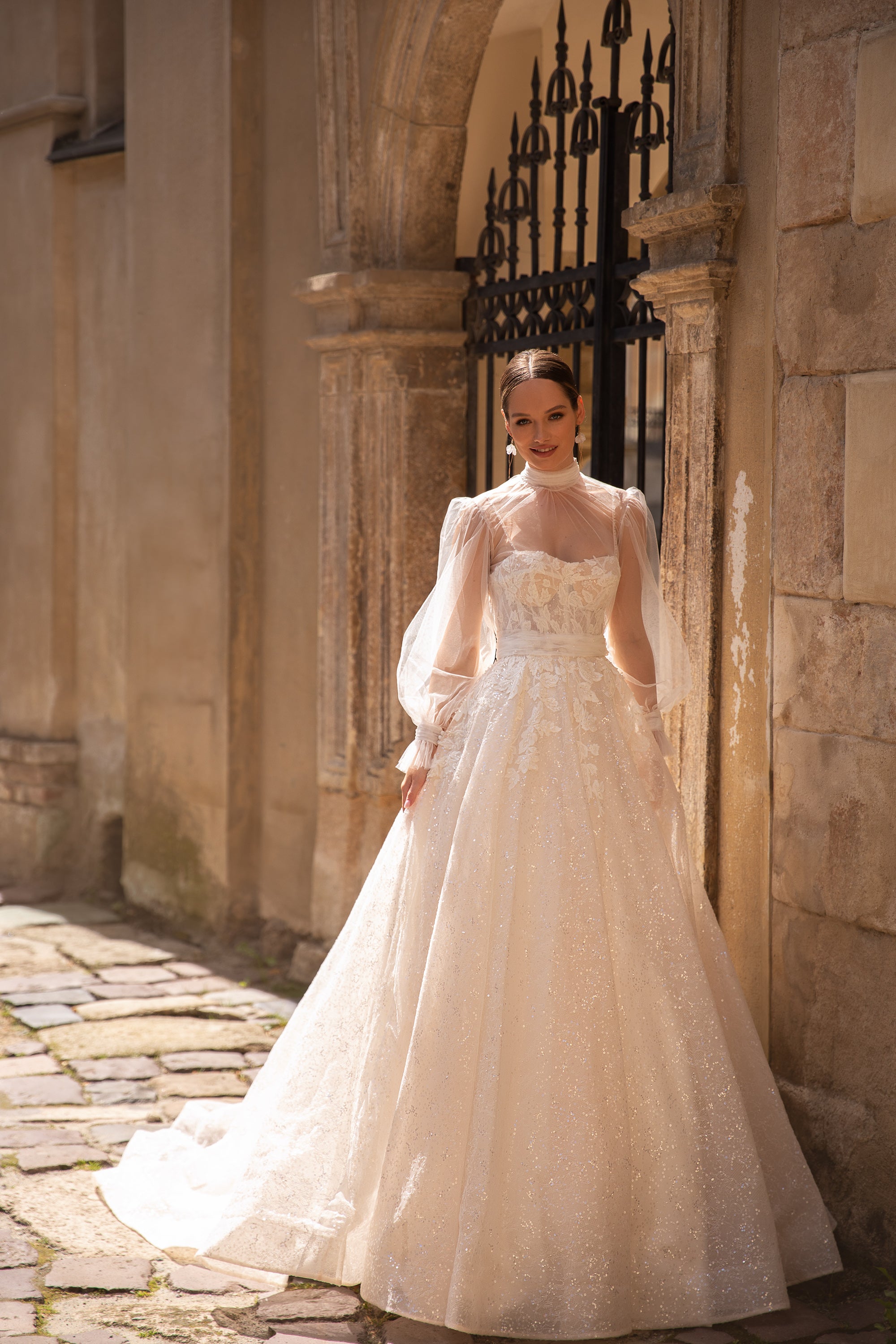 Gorgeous A-Line Glitter and Lace Bridal Dress with Spaghetti Straps and Detachable Tulle Cape